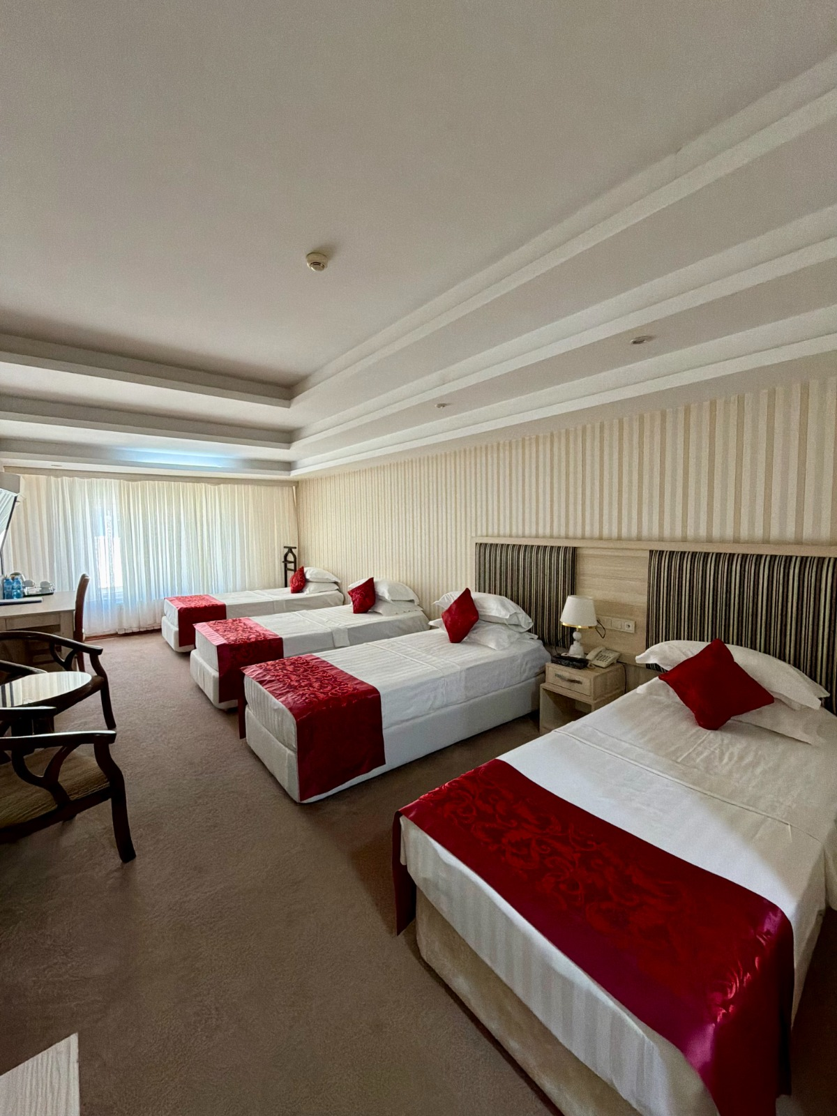 Royal Hotel Standard Quadro Room otağı - Bakı şəkil 1
