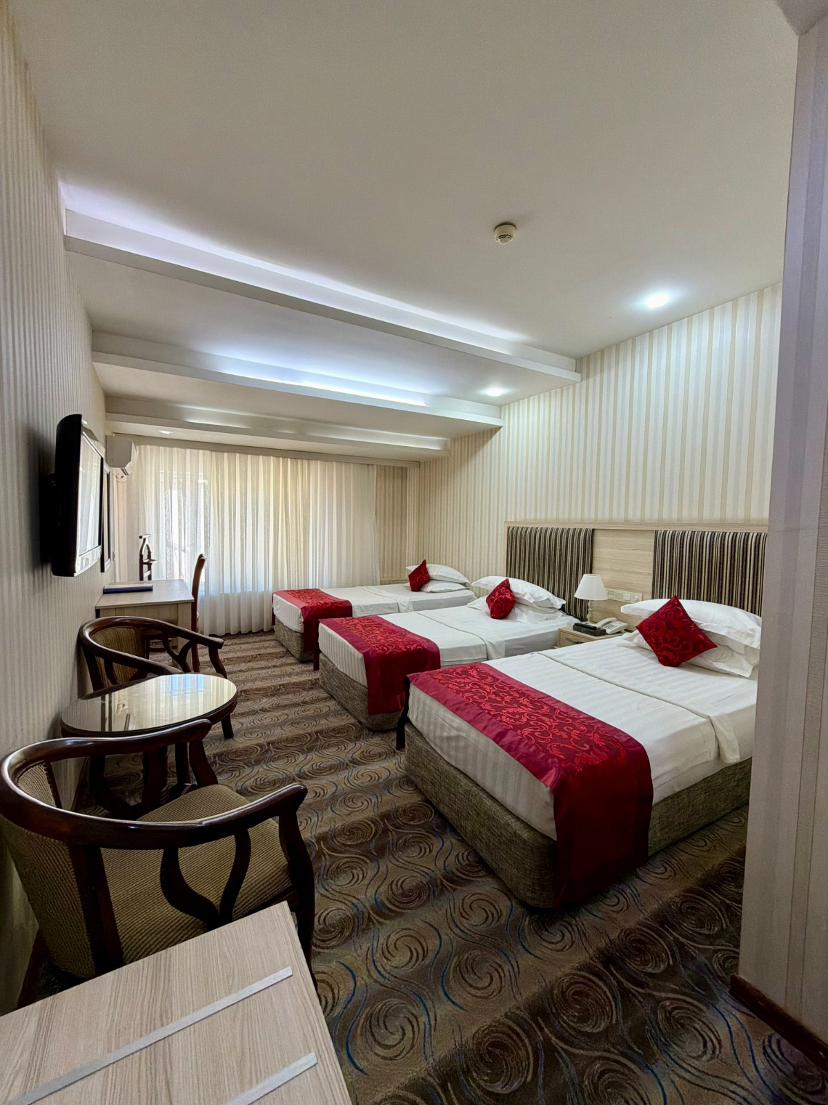 Royal Hotel Standard Triple Room otağı - Bakı şəkil 3